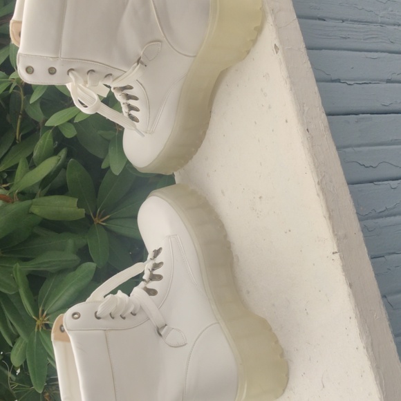 Alexis Bendel Women's Boots Sz 8.5 NWT  White Off White Clear - Picture 5 of 10